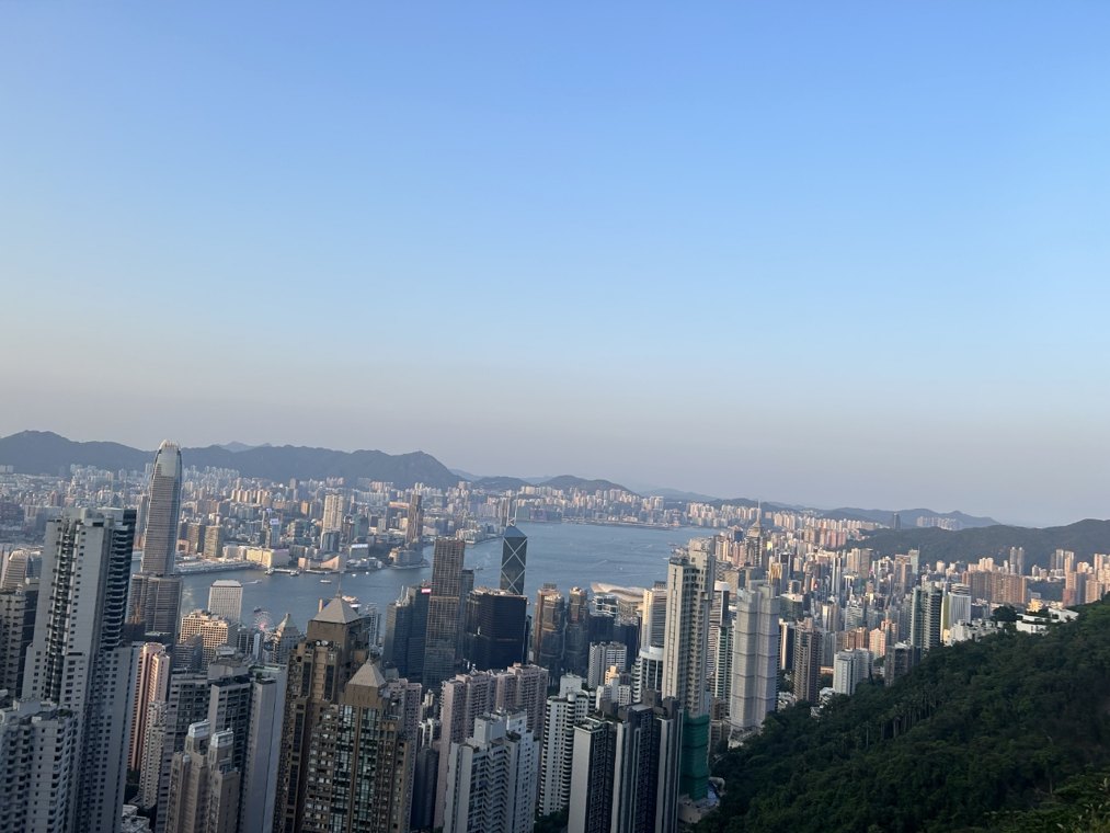 巴菲特加仓住宅建筑商，房地产投资逻辑是否已经被改写